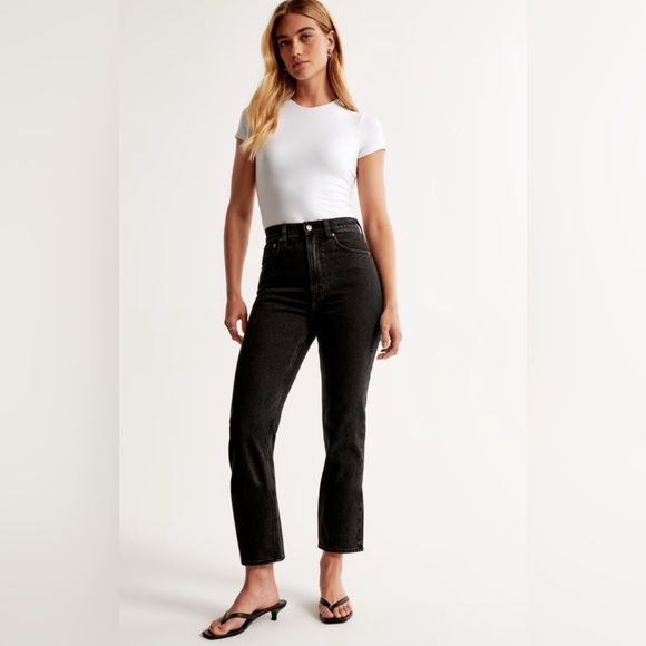 Abercrombie & Fitch curve love Ultra High Rise Ankle Straight Jean - Picture 3 of 9